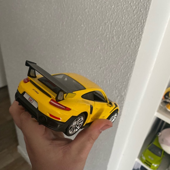 Dicast built model Porsche car - Picture 3 of 3